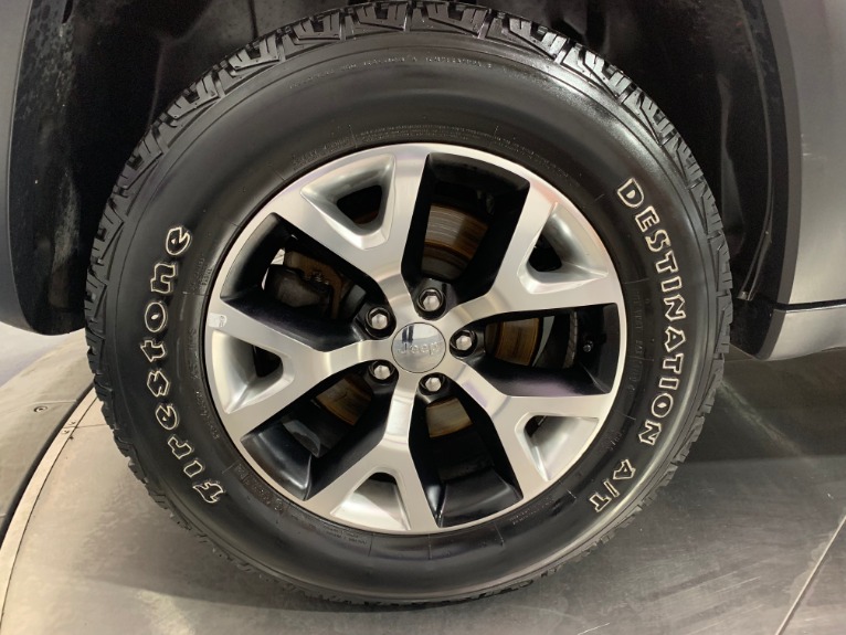 Used-2015-Jeep-Cherokee-Trailhawk