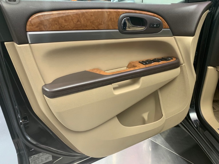 Used-2011-Buick-Enclave-CXL-1