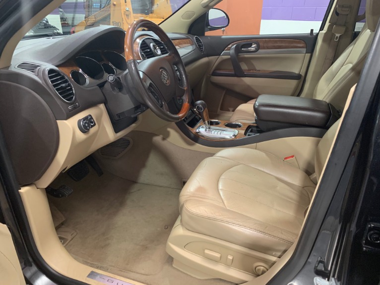 Used-2011-Buick-Enclave-CXL-1