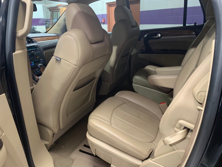 Used-2011-Buick-Enclave-CXL-1