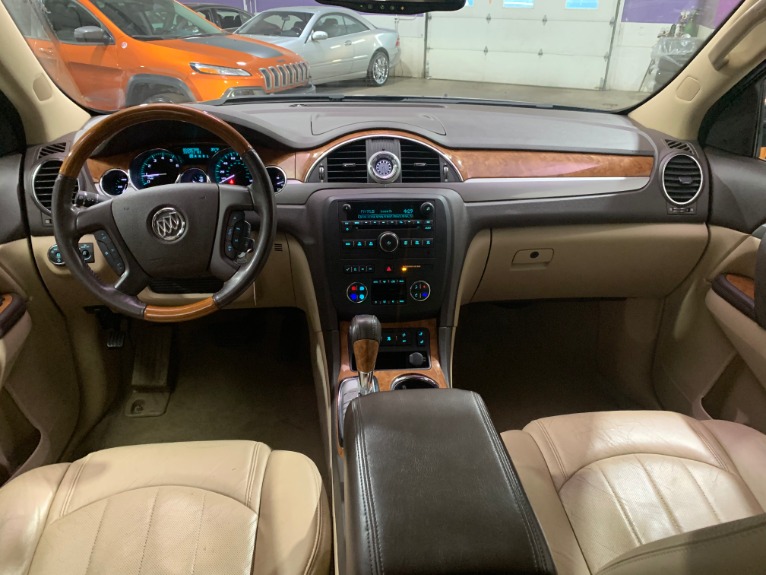Used-2011-Buick-Enclave-CXL-1