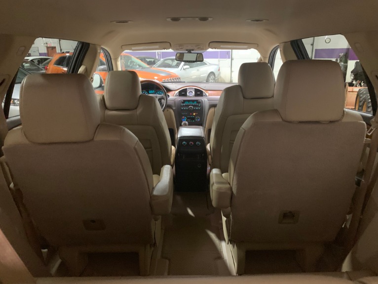 Used-2011-Buick-Enclave-CXL-1