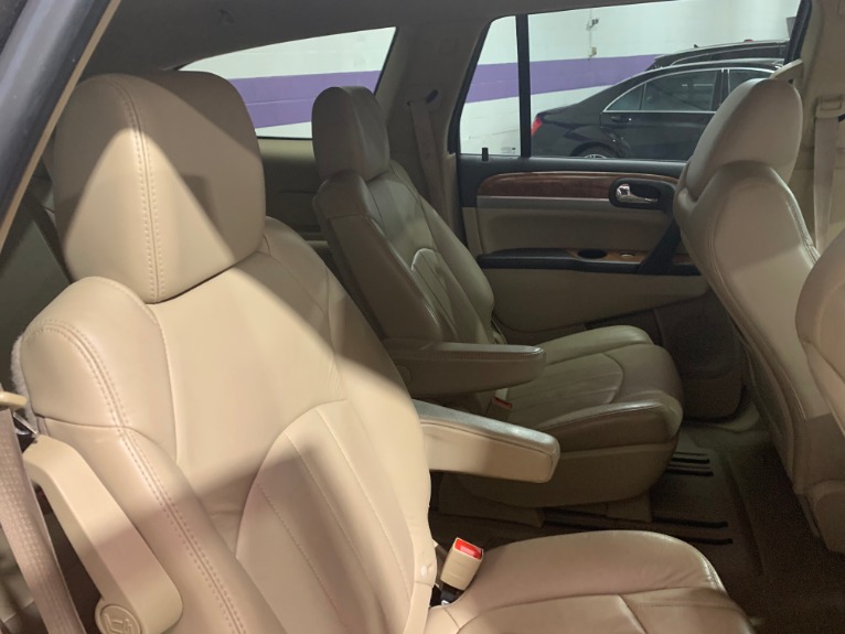 Used-2011-Buick-Enclave-CXL-1