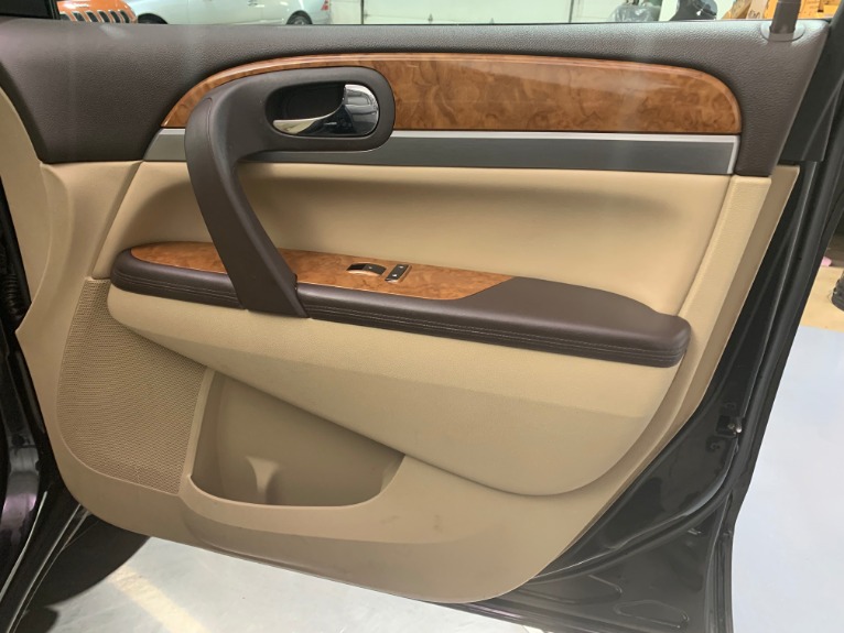 Used-2011-Buick-Enclave-CXL-1