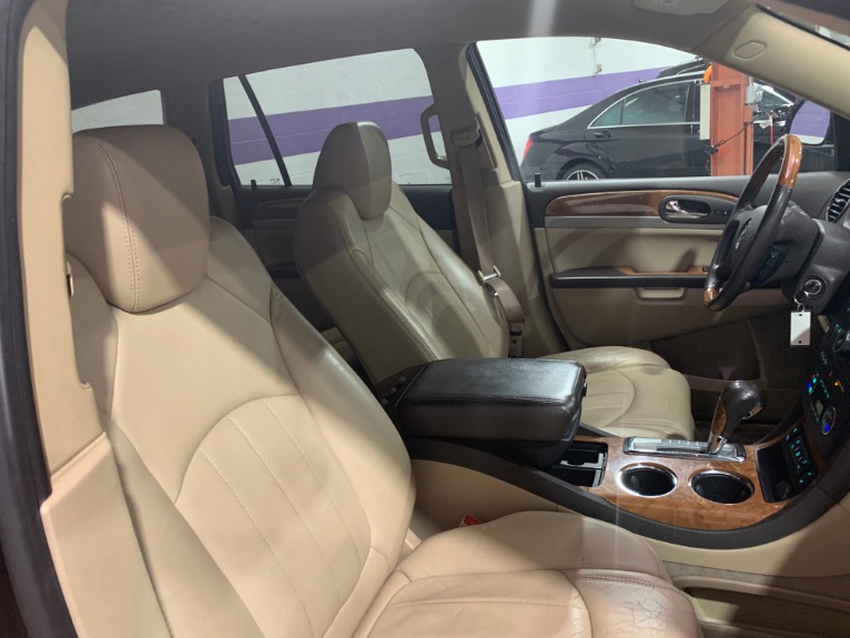 Used-2011-Buick-Enclave-CXL-1