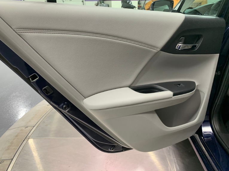 Used-2017-Honda-Accord-EX