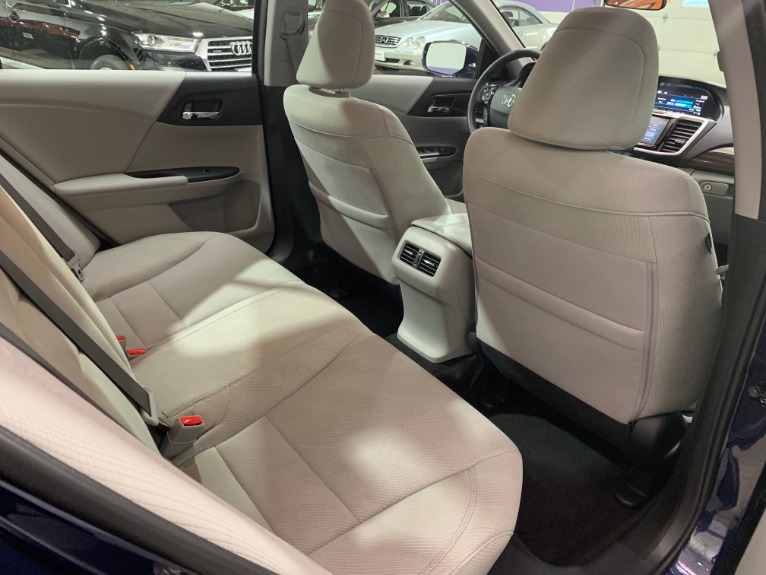Used-2017-Honda-Accord-EX