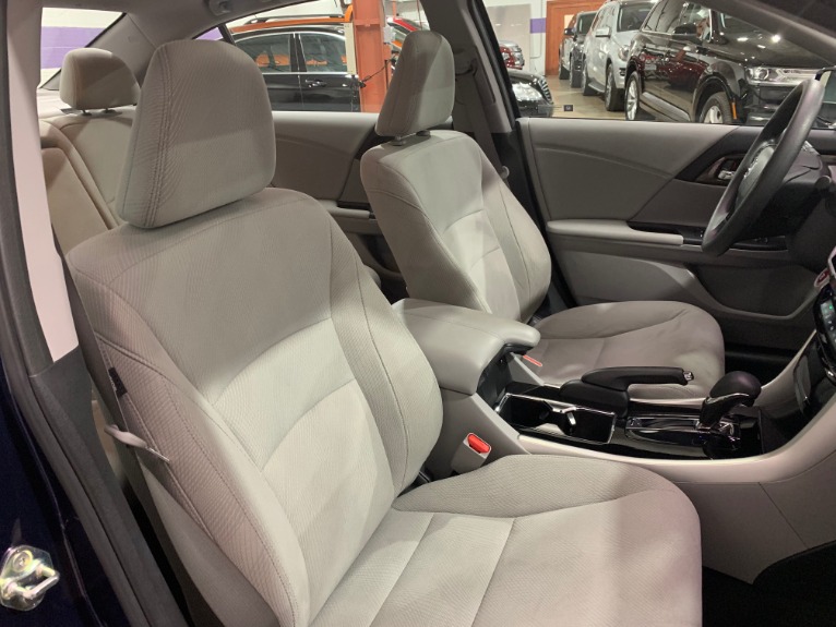Used-2017-Honda-Accord-EX