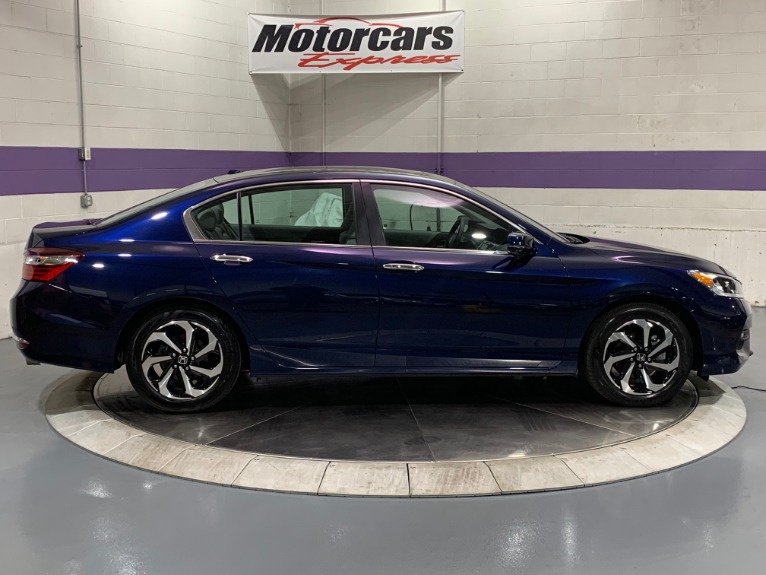 Used-2017-Honda-Accord-EX
