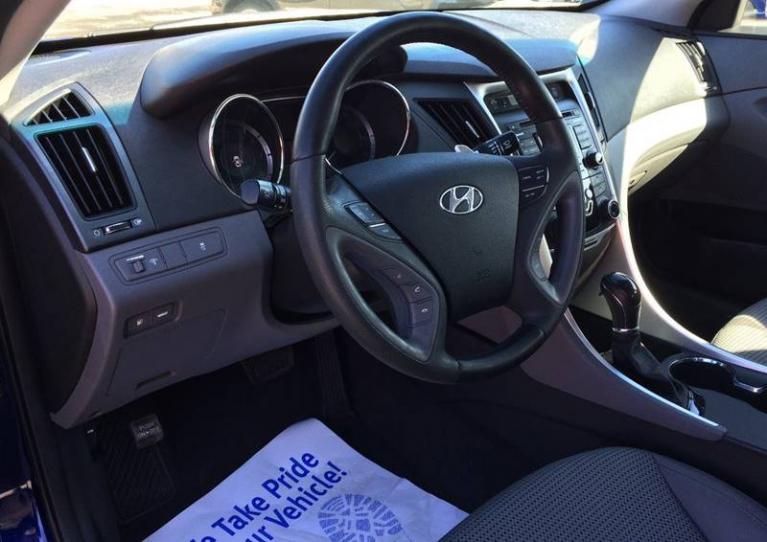 Used-2011-Hyundai-Sonata-SE-4dr-Sedan-6A