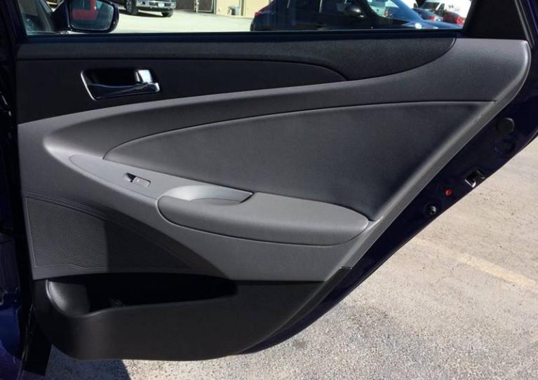 Used-2011-Hyundai-Sonata-SE-4dr-Sedan-6A