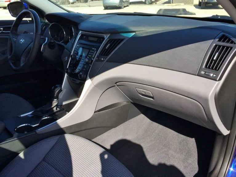 Used-2011-Hyundai-Sonata-SE-4dr-Sedan-6A