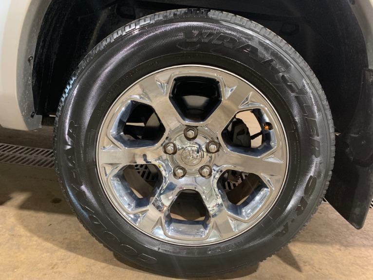Used-2014-Ram-Ram-Pickup-1500-Laramie
