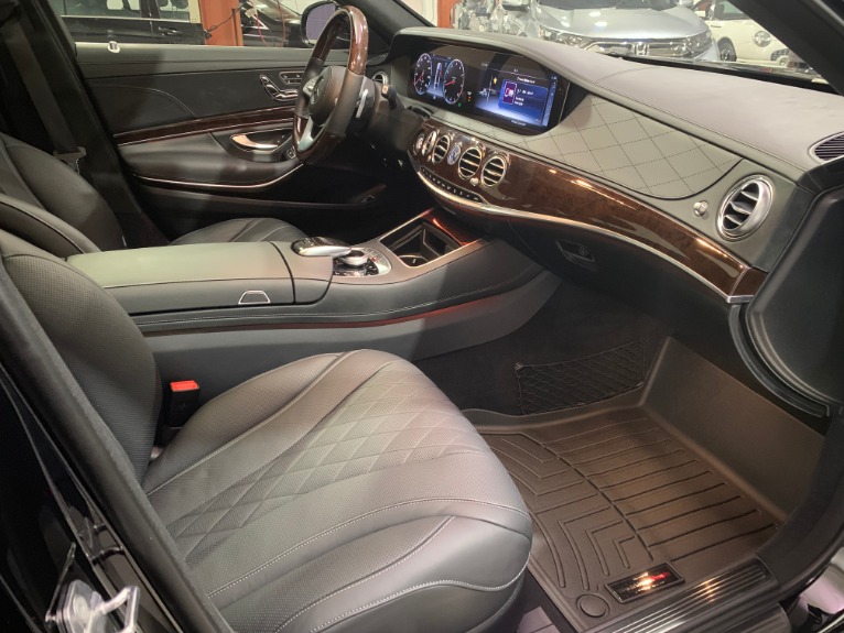 Used-2018-Mercedes-Benz-S-Class-S-560-4MATIC