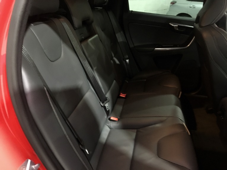 Used-2017-Volvo-XC60-T6-R-Design-AWD-4dr-SUV