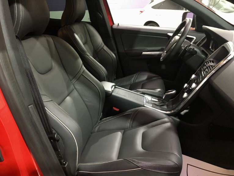 Used-2017-Volvo-XC60-T6-R-Design-AWD-4dr-SUV