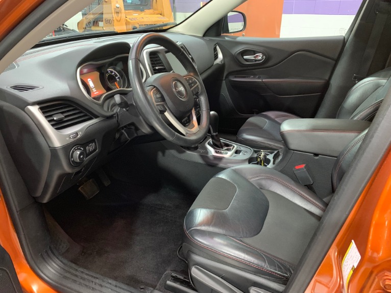 Used-2016-Jeep-Cherokee-Trailhawk