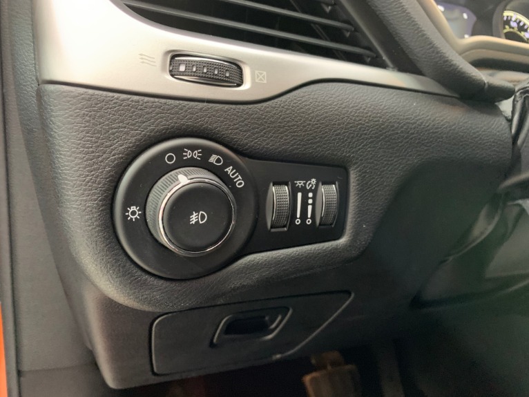 Used-2016-Jeep-Cherokee-Trailhawk
