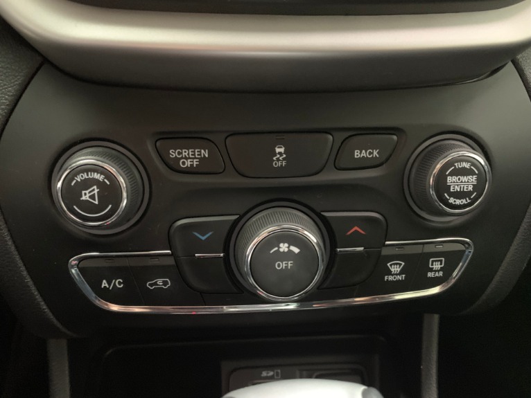 Used-2016-Jeep-Cherokee-Trailhawk