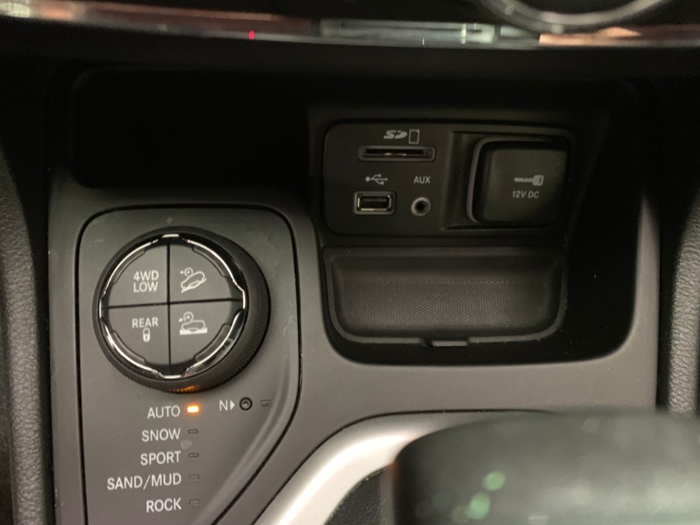 Used-2016-Jeep-Cherokee-Trailhawk
