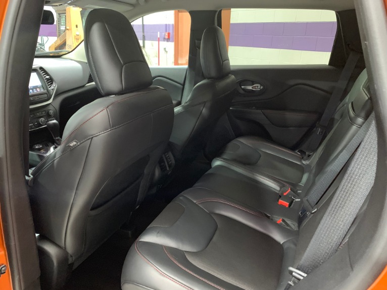 Used-2016-Jeep-Cherokee-Trailhawk