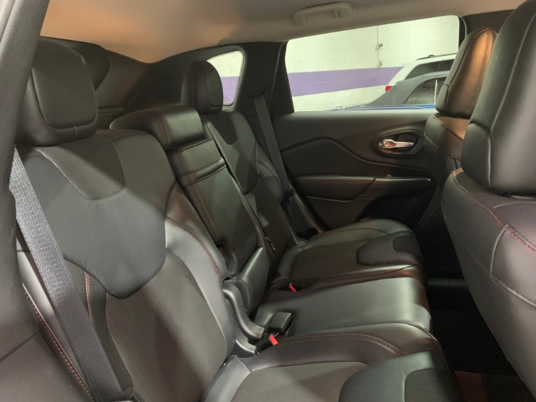 Used-2016-Jeep-Cherokee-Trailhawk