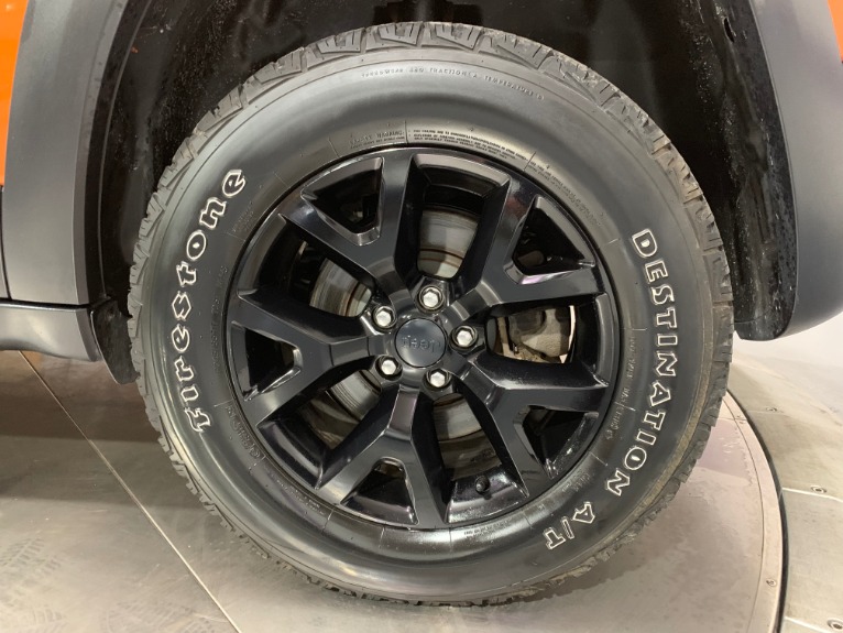 Used-2016-Jeep-Cherokee-Trailhawk