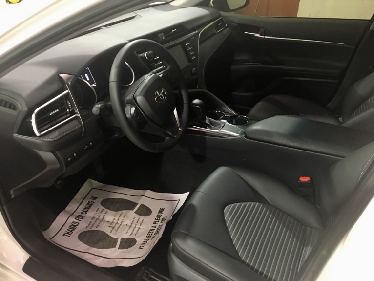 Used-2018-Toyota-Camry-SE-4dr-Sedan