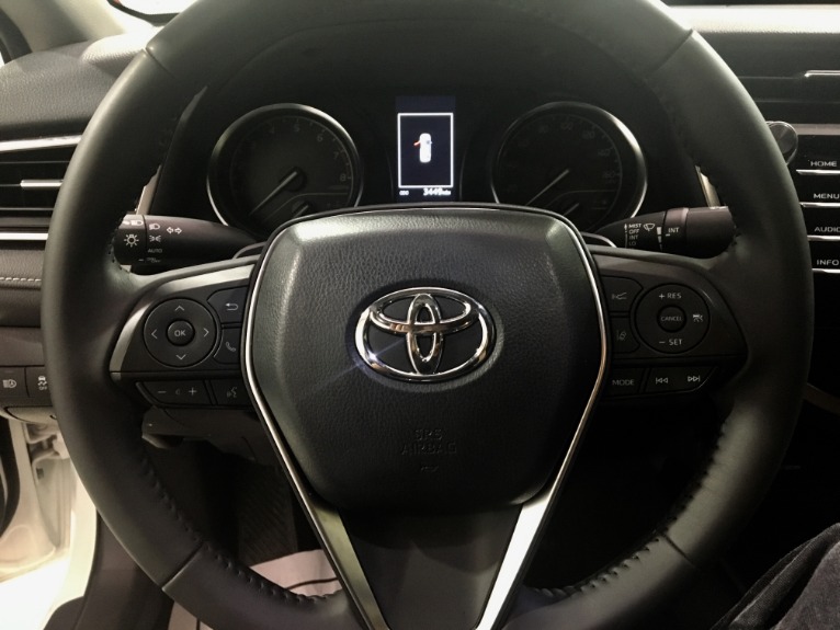Used-2018-Toyota-Camry-SE-4dr-Sedan