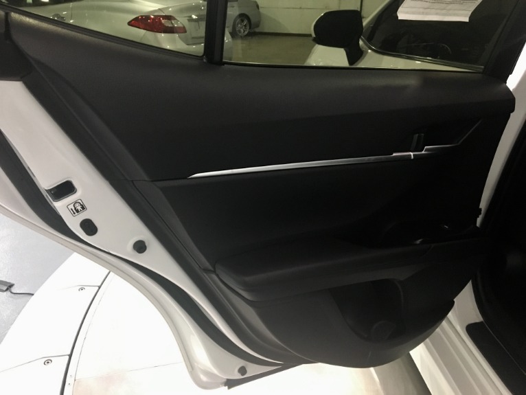 Used-2018-Toyota-Camry-SE-4dr-Sedan