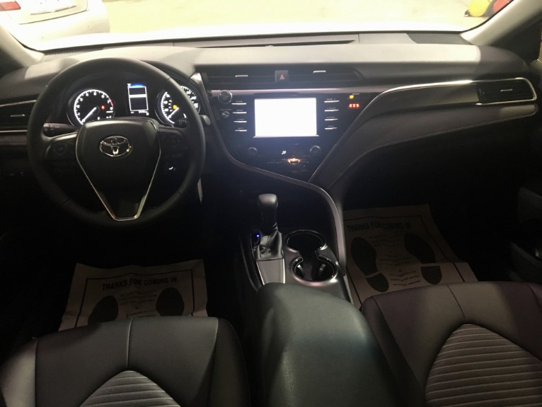 Used-2018-Toyota-Camry-SE-4dr-Sedan