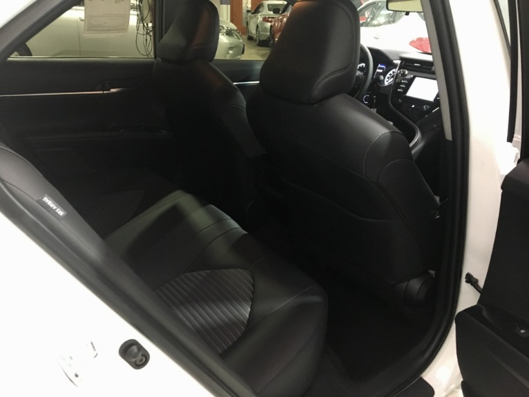 Used-2018-Toyota-Camry-SE-4dr-Sedan
