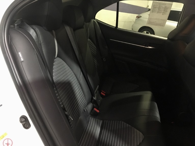 Used-2018-Toyota-Camry-SE-4dr-Sedan