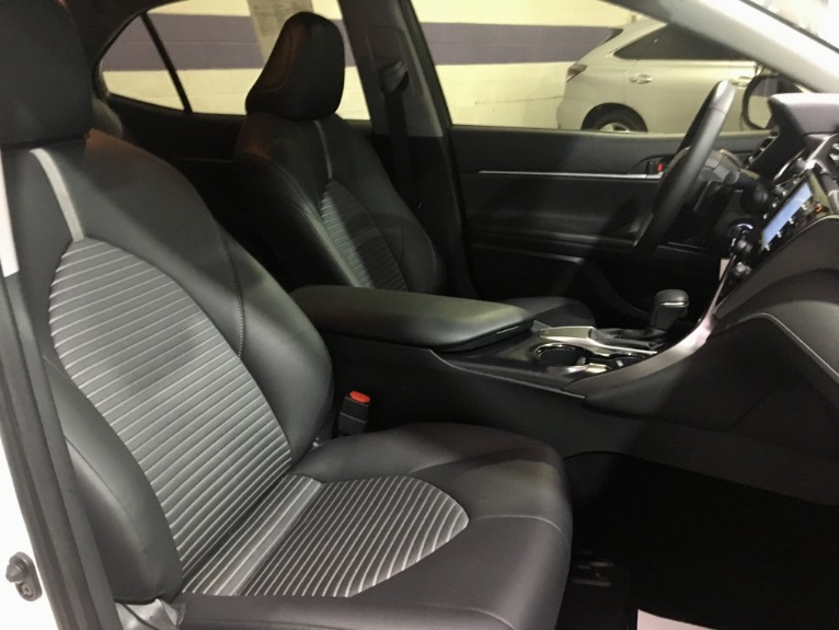 Used-2018-Toyota-Camry-SE-4dr-Sedan