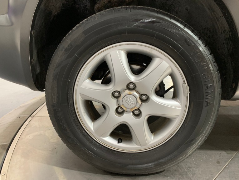 Used-2005-Hyundai-Tucson-GLS