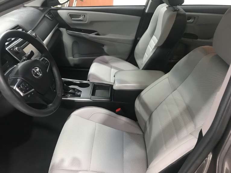 Used-2017-Toyota-Camry-SE