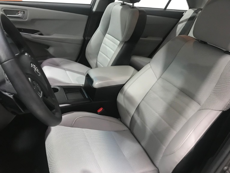 Used-2017-Toyota-Camry-SE