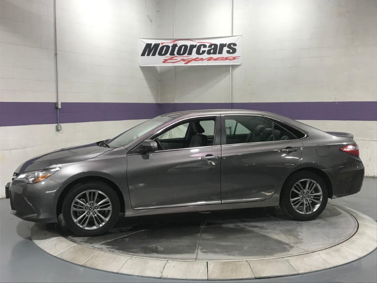 Used-2017-Toyota-Camry-SE