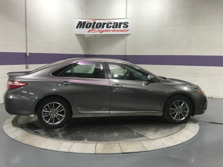 Used-2017-Toyota-Camry-SE