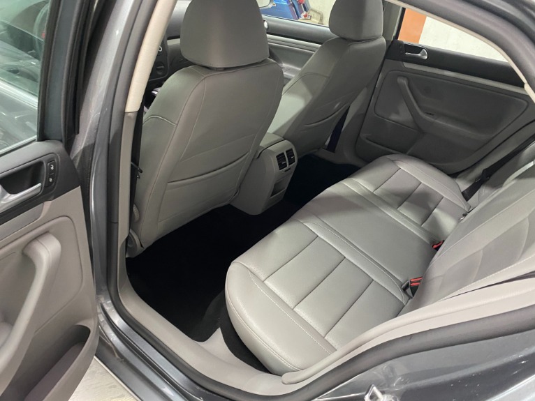 Used-2007-Volkswagen-Jetta-Wolfsburg-Edition-FWD