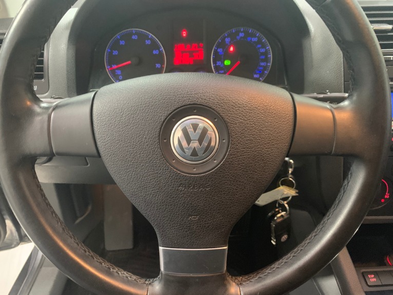 Used-2009-Volkswagen-Jetta-SE