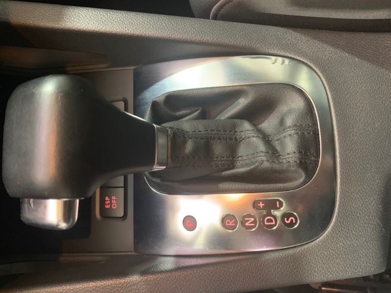 Used-2009-Volkswagen-Jetta-SE