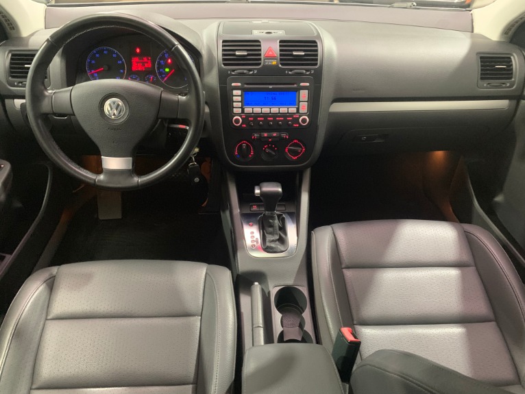 Used-2009-Volkswagen-Jetta-SE