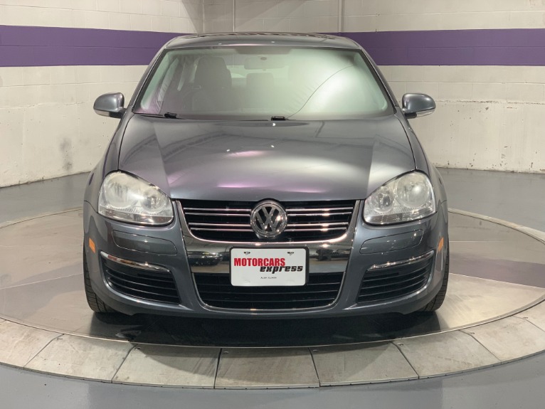 Used-2009-Volkswagen-Jetta-SE