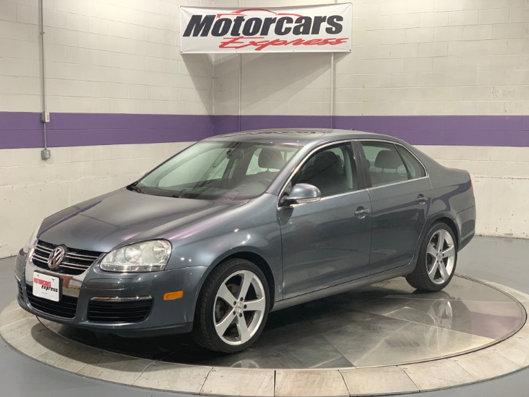 Used-2009-Volkswagen-Jetta-SE
