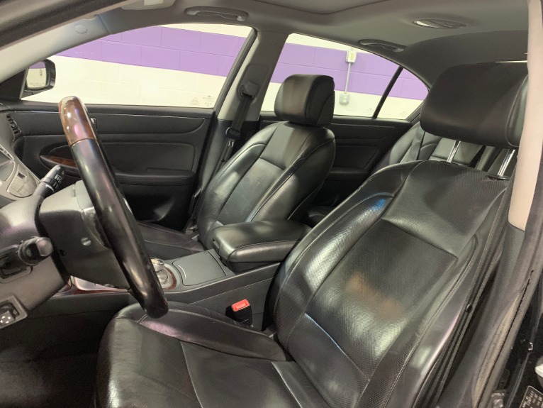 Used-2009-Hyundai-Genesis-46L-V8