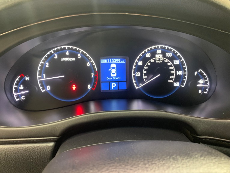 Used-2009-Hyundai-Genesis-46L-V8
