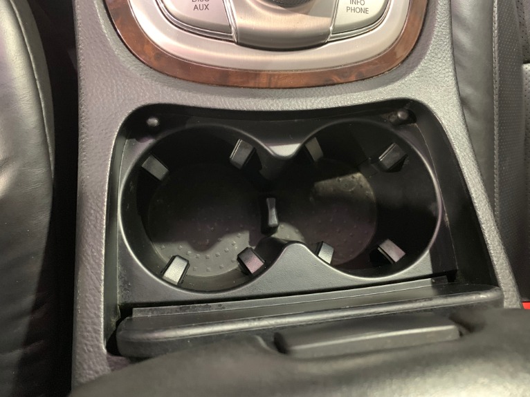 Used-2009-Hyundai-Genesis-46L-V8