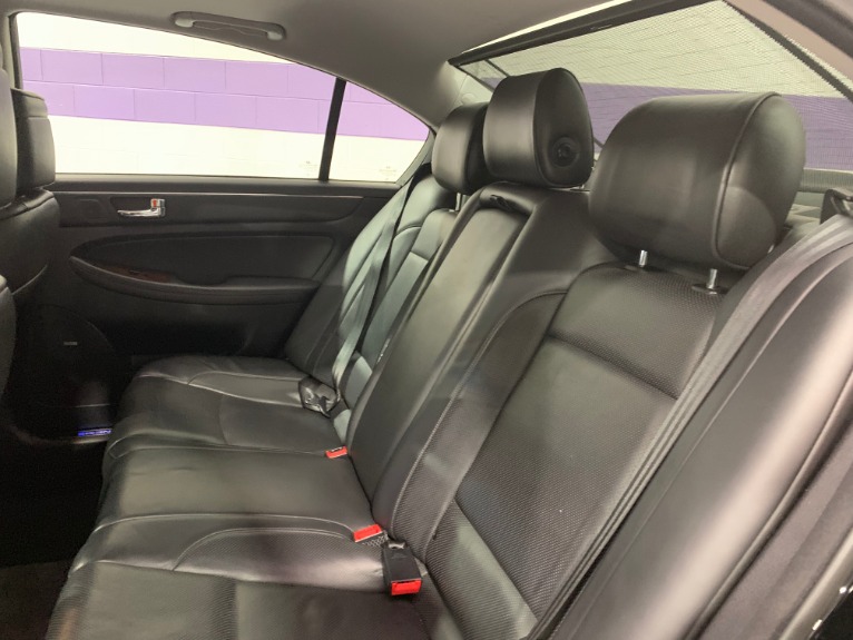 Used-2009-Hyundai-Genesis-46L-V8