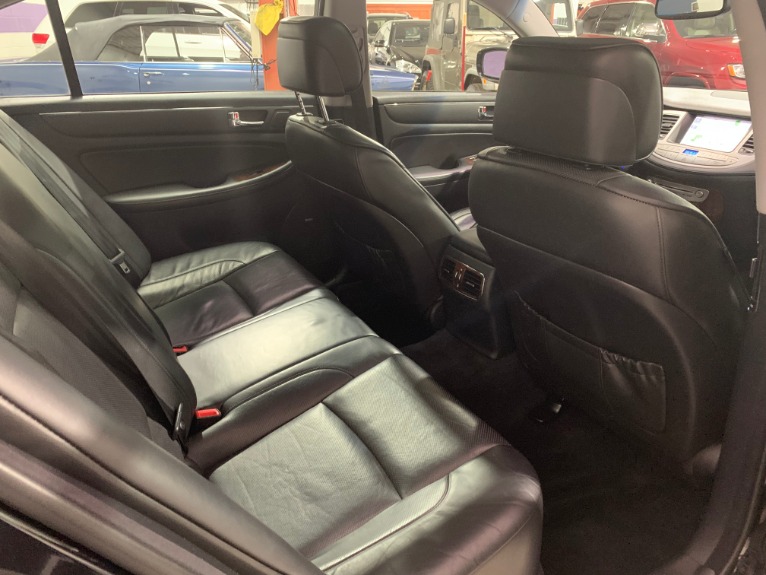 Used-2009-Hyundai-Genesis-46L-V8